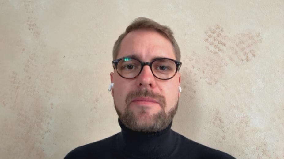 Progresivní zdanění poškozuje ekonomiku, tvrdí politik