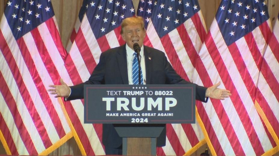 Politolog: Volby v USA zřejmě vyhraje Trump. Má kde brát voliče