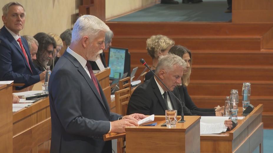 Senát schvaloval tři kandidáty na ústavní soudce. Projev měl i Petr Pavel