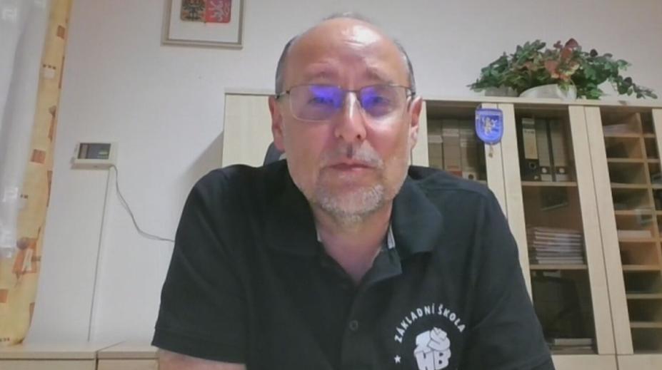 Prodloužení letních prázdnin: Ovlivněno by bylo jak školství, tak chod domácností, říká Hájek