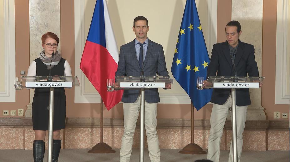 Děti častěji sahají po cigaretách. Oblíbené jsou i energetické nápoje