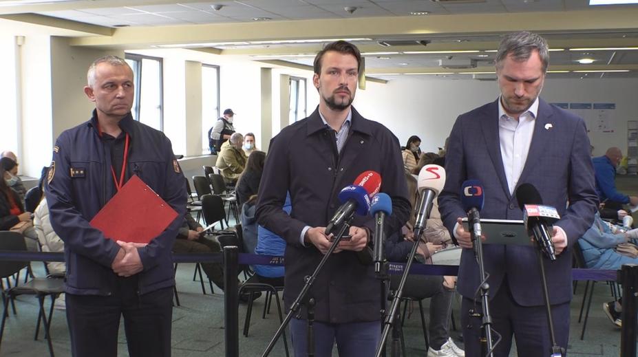 Tisková konference po jednání krizového štábu Prahy
