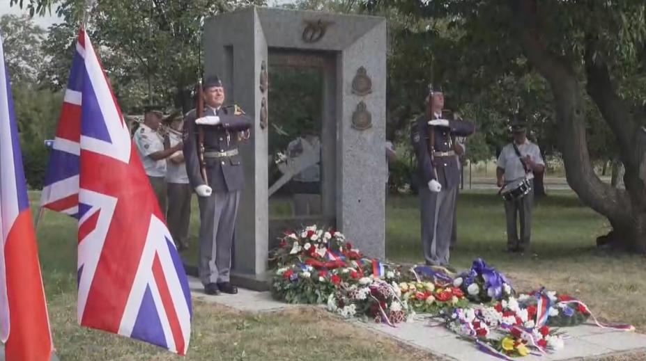 77 let od návratu pilotů z Británie: Česko vzpomínalo na své hrdiny z RAF
