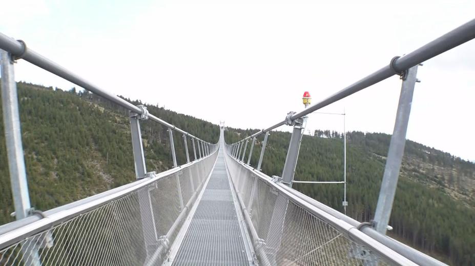 Česko má světový rekord: Je jím nejdelší visutý most pro pěší