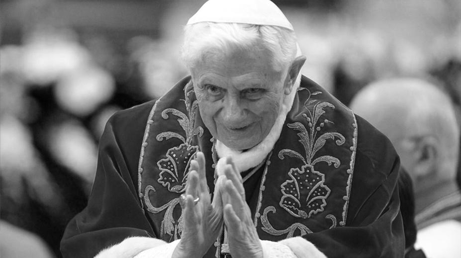 Svět se naposledy rozloučil s bývalým papežem Benediktem XVI.