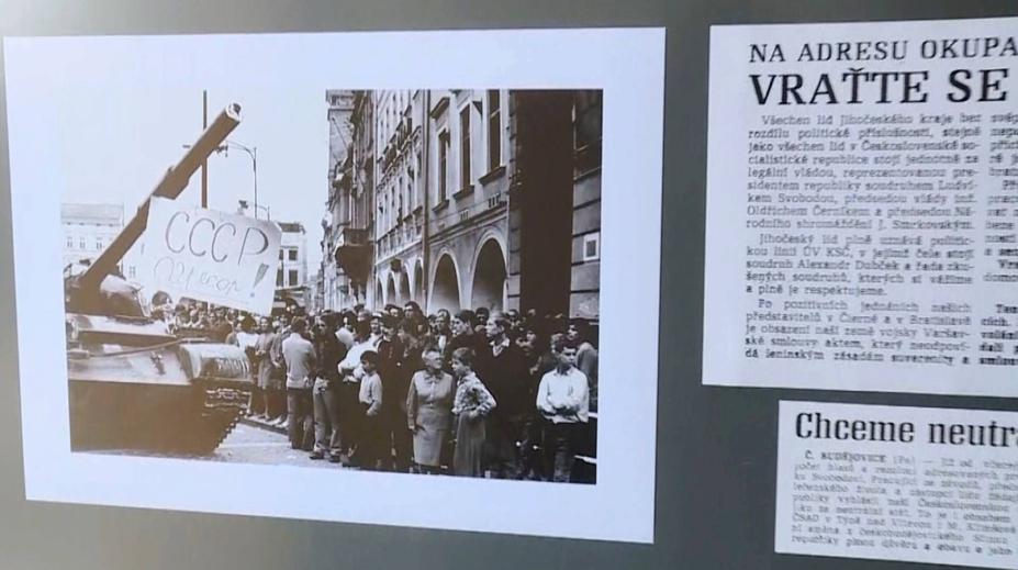 Výstava v Budějovicích ukazuje dosud neviděné fotografie z okupace v roce 1968