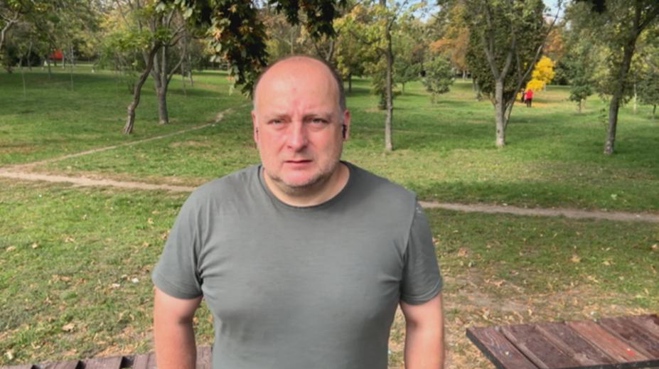 Poplach platil celou noc, slyšel jsem výbuchy a třásl se dům. Politolog popsal situaci na Ukrajině