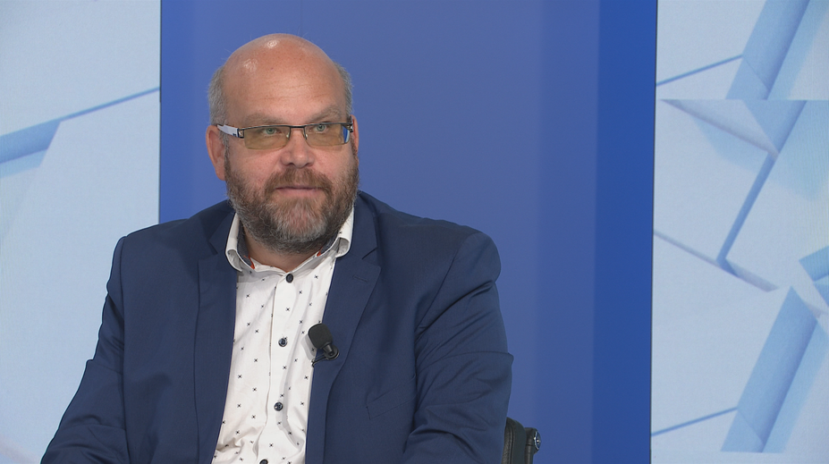 Máme nárok na reálné stranické hodnoty, říká politolog Valeš