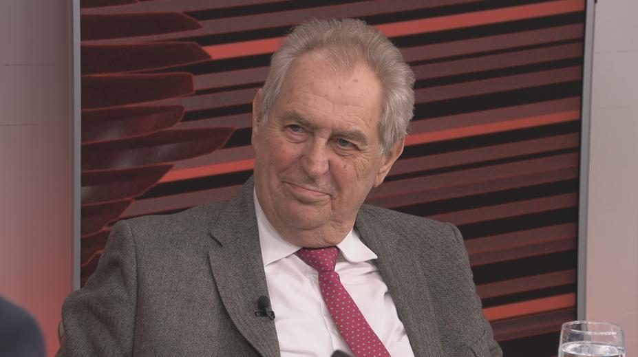 Česko potřebuje drony, ne tanky, tvrdí Miloš Zeman