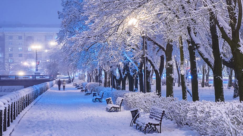 Zimní počasí je tu. Meteorologové varují před sněhem a náledím