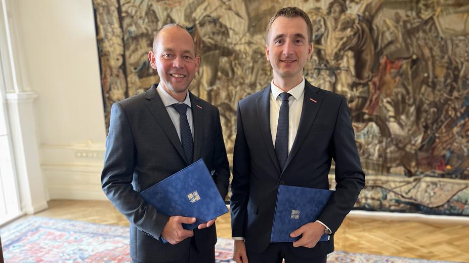 Prezident jmenoval Vlčka a Kulhánka ministry. Nahradí Síkelu a Bartoše