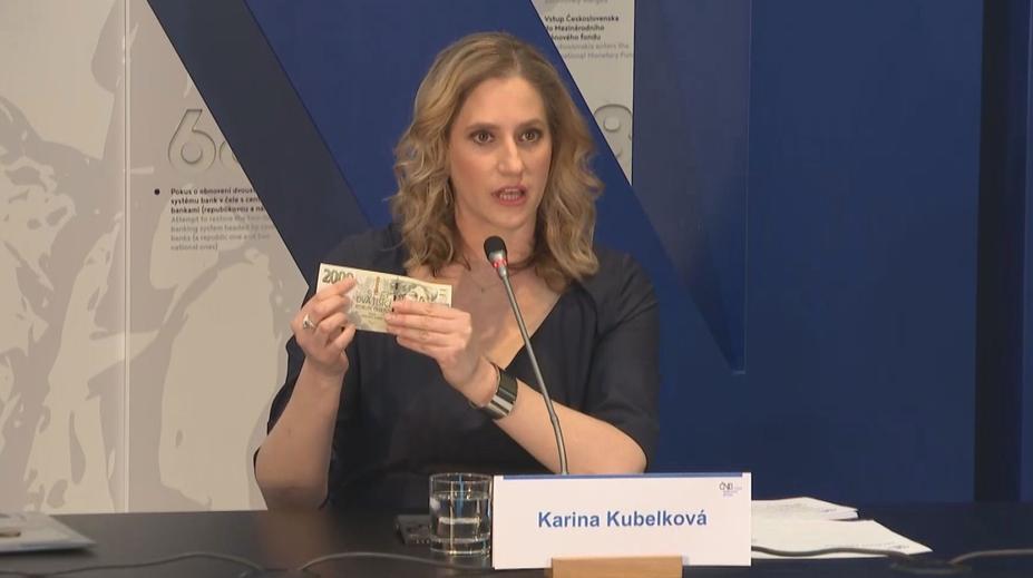 Nejčastěji padělají dvoutisícikoruny. Kubelková z ČNB poradila, jak je rozeznat