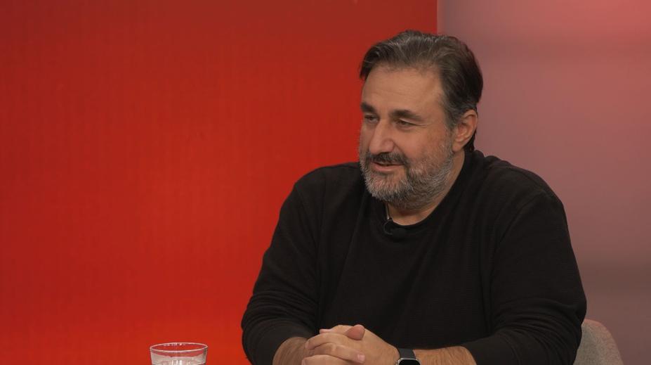 Petros Michopulos v Napřímo: Vláda se učí s občany mluvit za pochodu