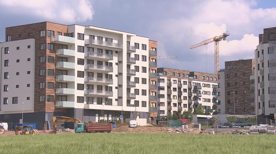 Poslanecká sněmovna schválila zákon o bydlení. Pomůže lidem v bytové nouzi