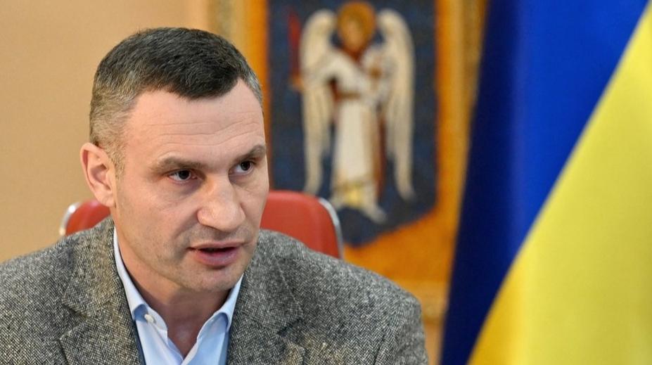 Kyjevský starosta Vitalij Kličko poprvé od začátku války vycestoval. Navštívil Českou republiku