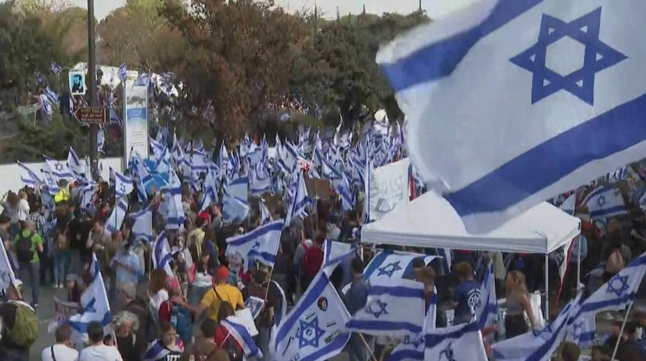 Obří demonstrace v Izraeli. Tisíce lidí nesouhlasí s justiční reformou