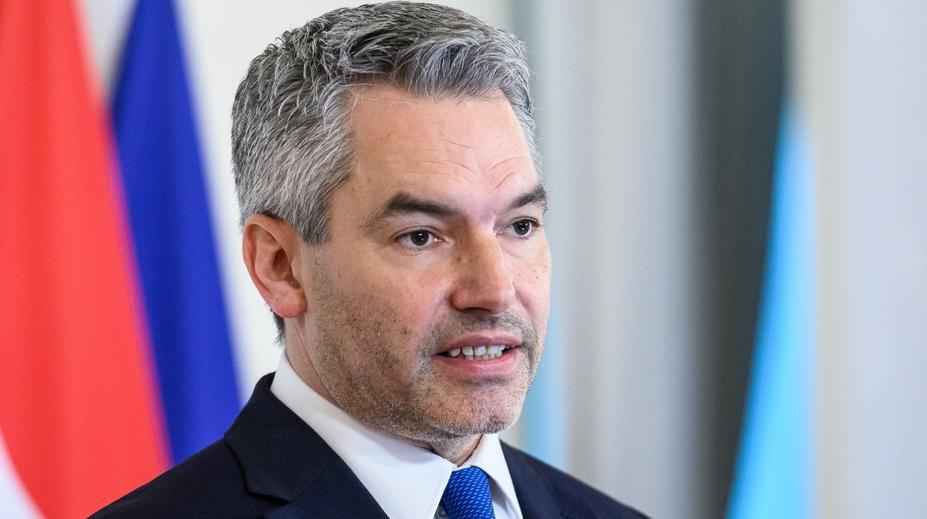 Fiala se setkal s rakouským kancléřem. Nejméně se shodnou v jaderné energetice, říká politolog