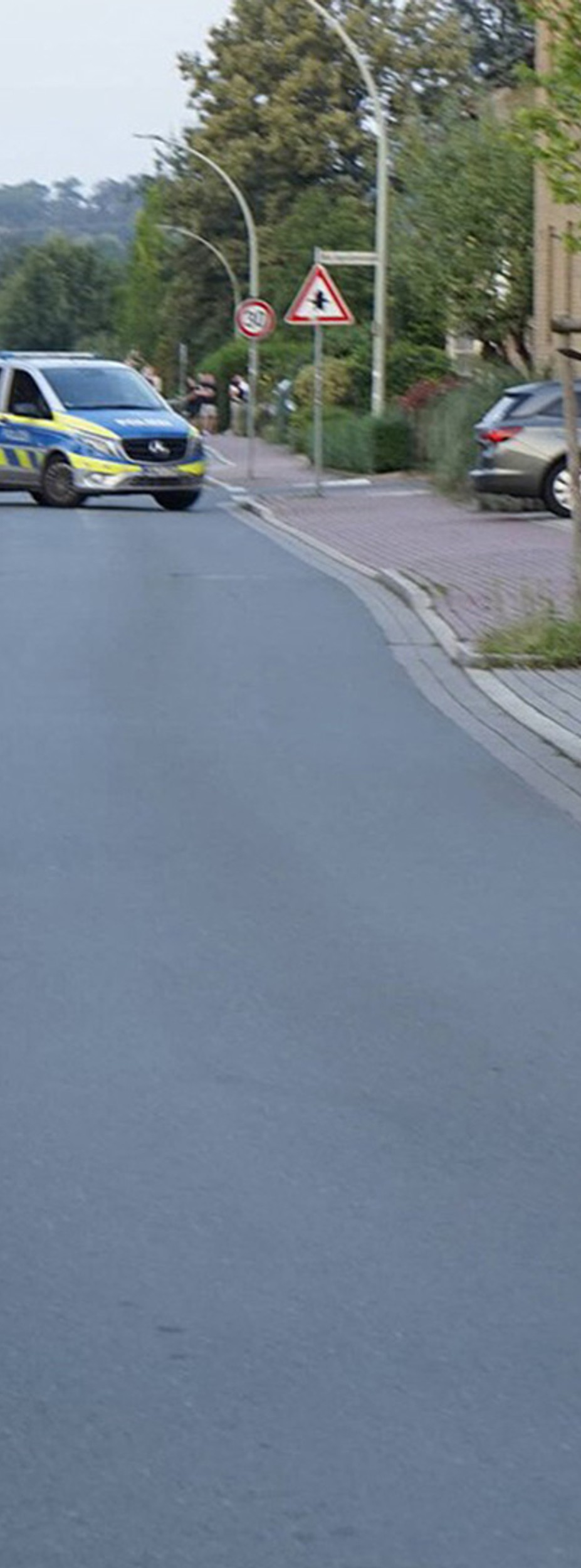 Velký zásah na bavorské střední škole. Na místě je několik zraněných