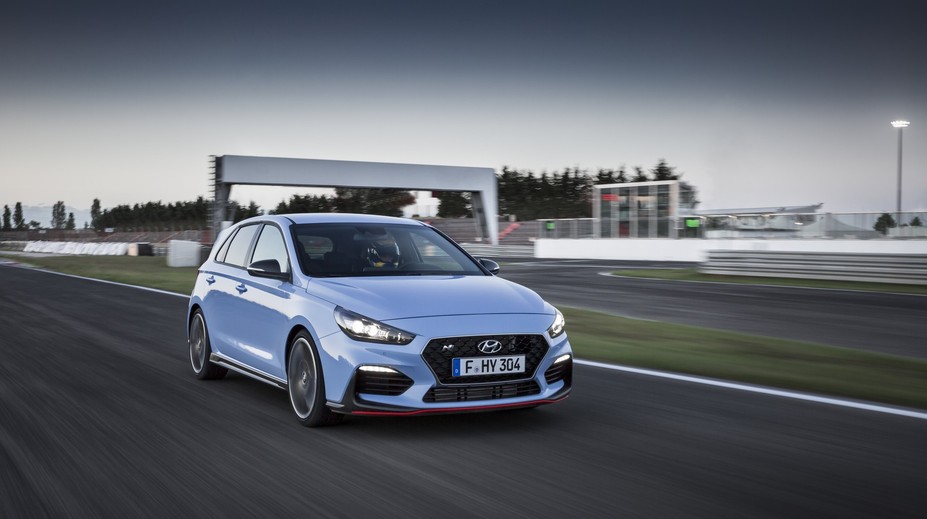 Hyundai představil svůj Golf GTI, a konkurenci pro Octavii