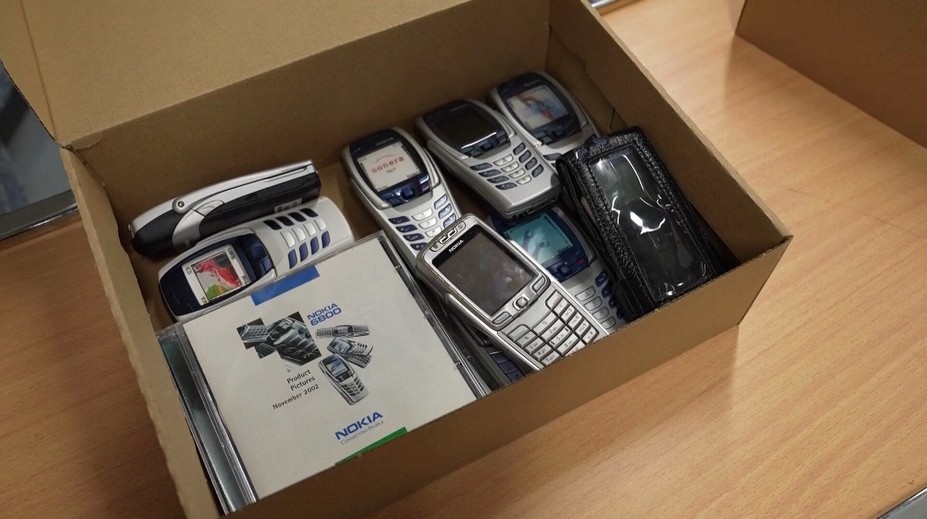 Ve Finsku otevřeli archiv legendárních mobilů Nokia. V 90. letech je měl každý druhý