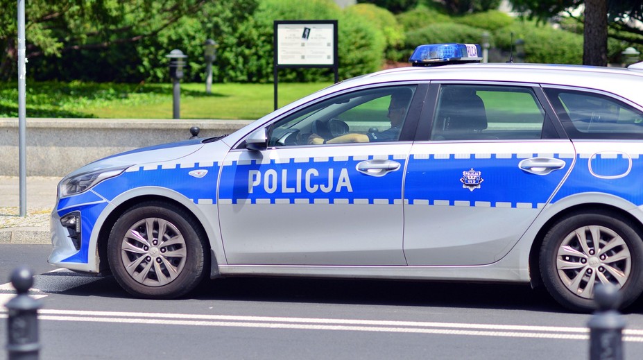 Policejní šéf jel obcí jako šílený. Zastavila ho hlídka vlastních podřízených