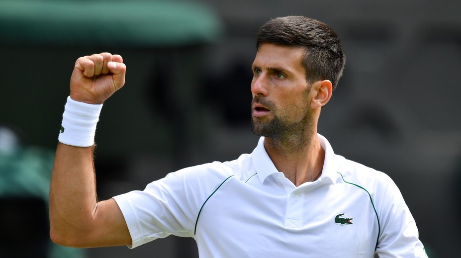 Djokovič byl na pokraji vyřazení, ale díky famózní otočce postoupil do semifinále