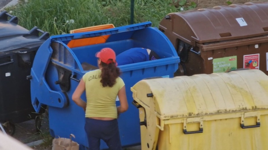 Sběrny začaly papír výhodně vykupovat. Lidé ho kradou i z kontejnerů