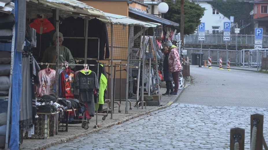Hřensko se zbavuje všudypřítomných stánků. Město hyzdily přes 17 let