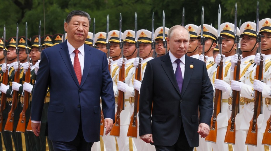 Čína může Putinovi zlomit vaz. Ruská elita je čím dál víc naštvaná
