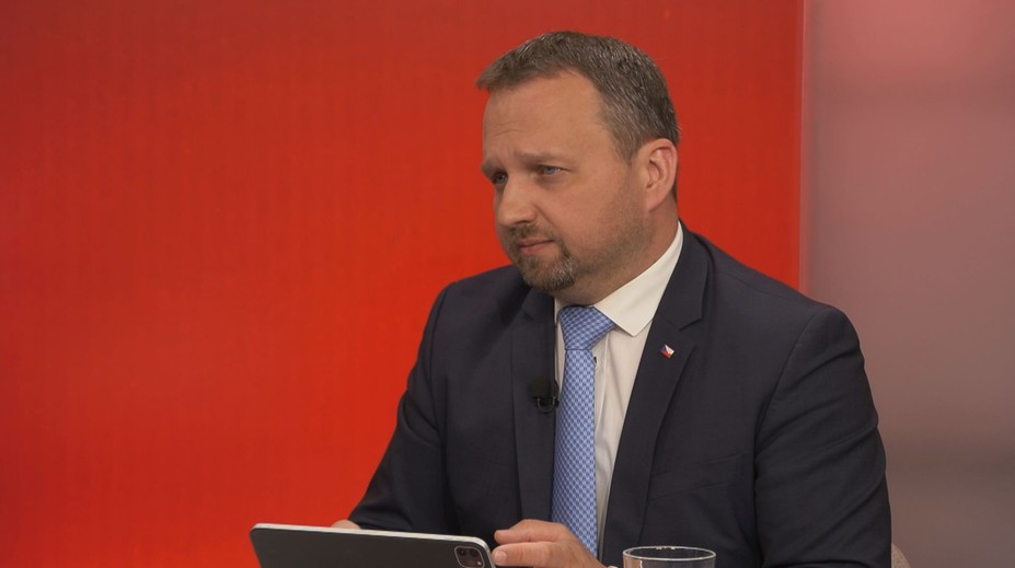 Jurečka: Politici v Česku berou málo. Někteří si za tu dřinu zaslouží víc peněz