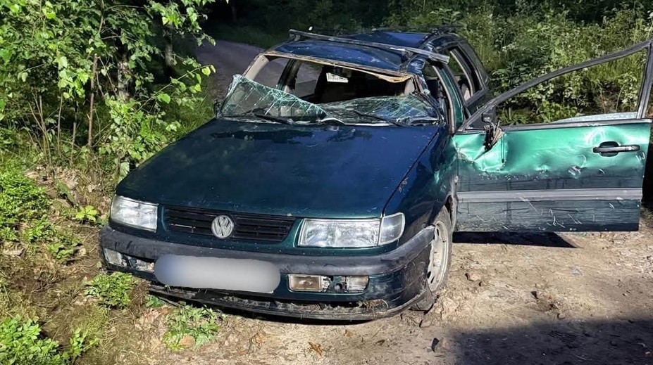 Devět lidí jelo z grilovačky v jednom autě. Mladík (†17) nehodu nepřežil