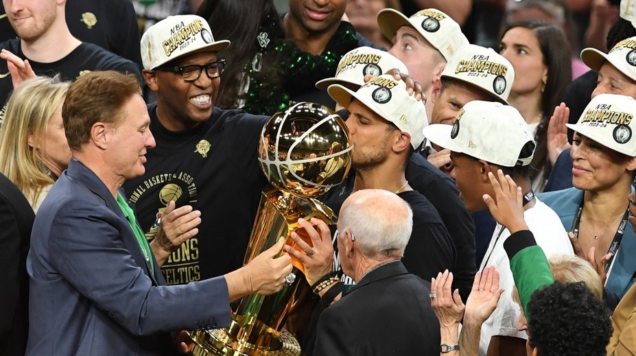 Boston je zpátky na trůnu! Celtics po šestnácti letech ovládli NBA