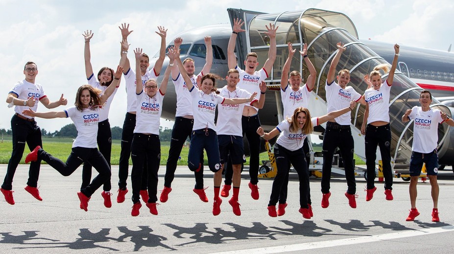 Zasedací pořádek letu sedí. Šéf sportovní agentury tomu nevěří