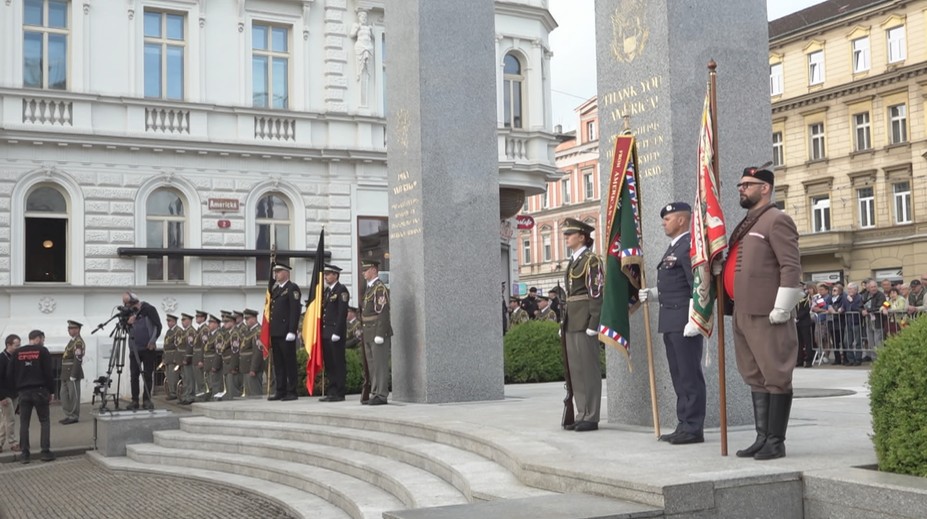 V Plzni si připomněli konec války. Oslavy završil pietní akt