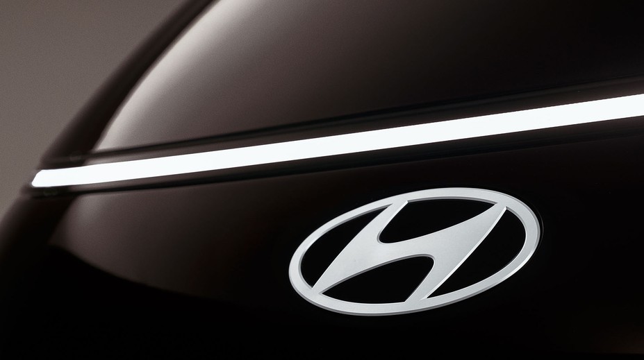 Ostrý začátek roku. Hyundai představí obří elektromobil, zatím ho ale pečlivě tají