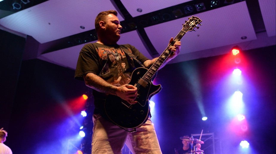 Rocková hvězda musela podstoupit akutní operaci. Lékaři v mozku odhalili nádory