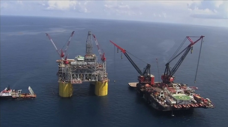 Západní sankce Rusko decimují. Jeho ekonomika se propadá do hluboké krize