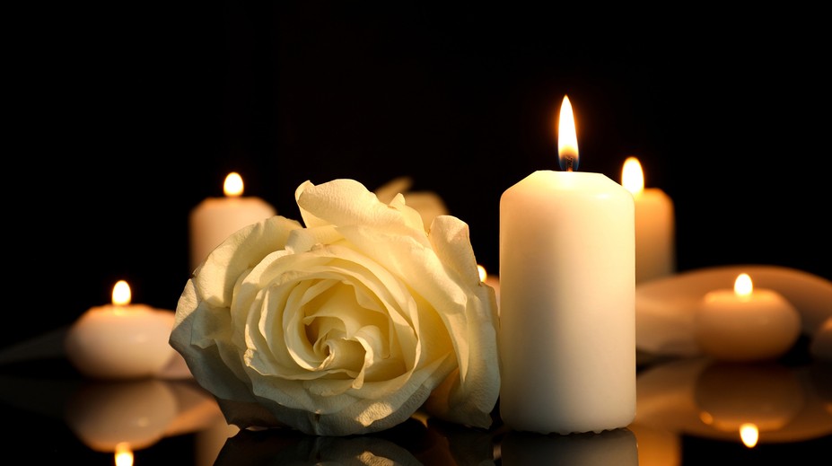 Tragická smrt mladé novinářky. Uhořela se svými třemi dětmi