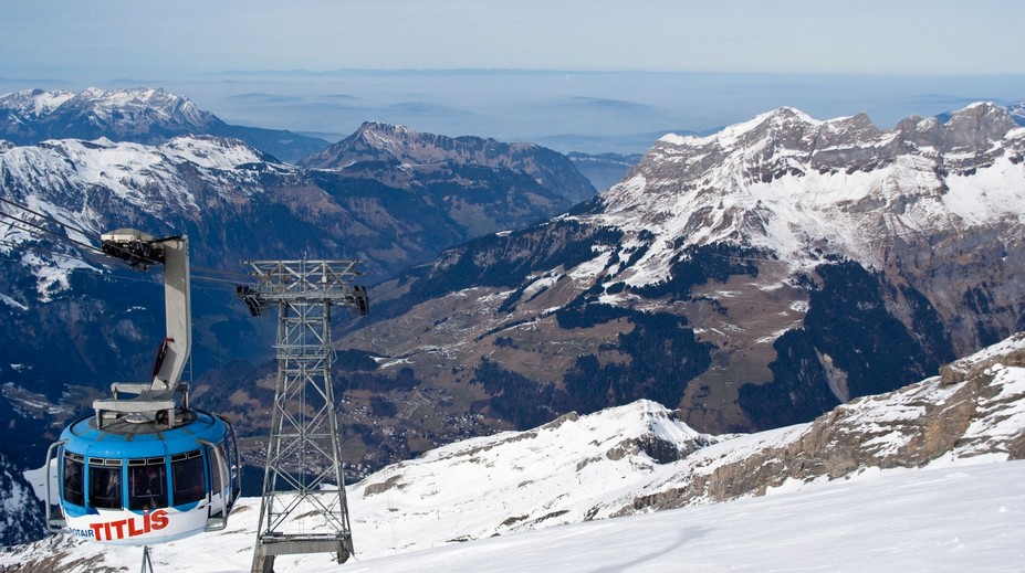 Ve Švýcarsku se zřítila lanovka. Na místě zasahují záchranáři