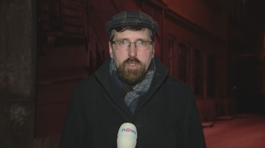 Odborník: Vyhlásit stav nouze by bylo protiústavní. I roušky jsou na hraně