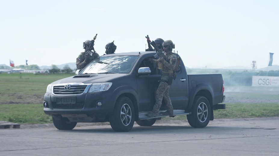 Na Dnech NATO byl oznámen vznik skupiny pro antidronovou ochranu. To už mělo být dávno, kritizuje Šedivý