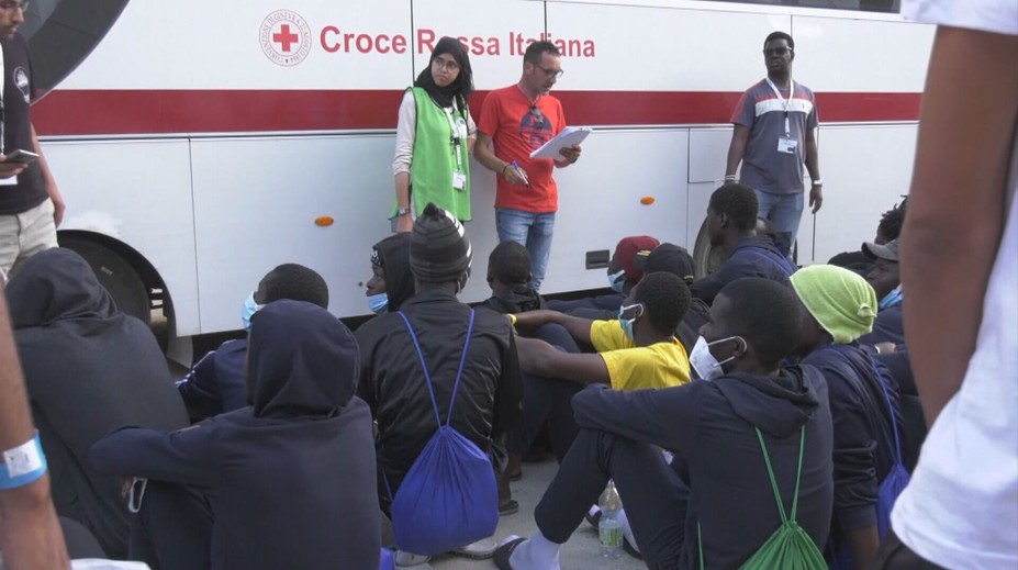 Migrační pakt vstoupil v platnost. Má chránit EU před přívalem přistěhovalců