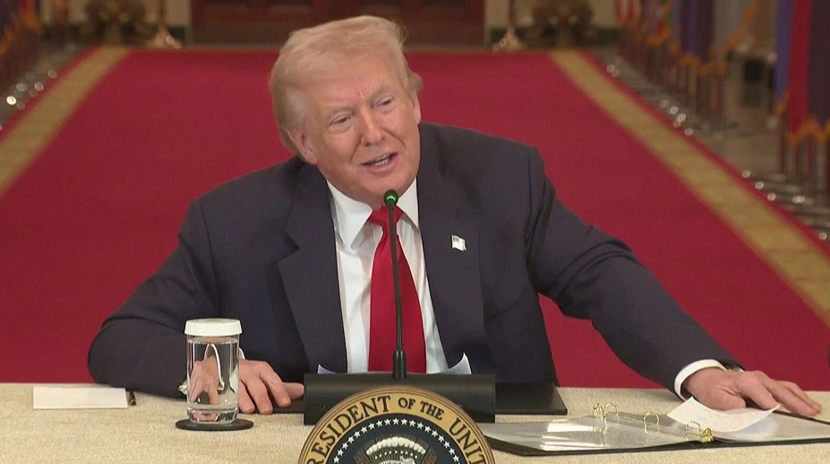Rusko prý pomáhá navádět íránské zbraně. Washington to přehlíží