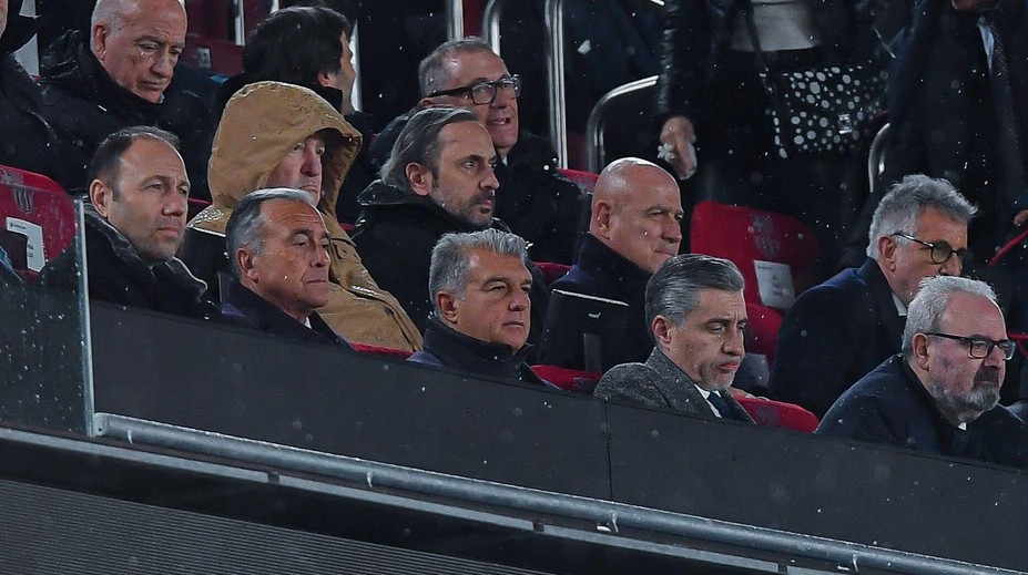 INTERNET ŘEŠÍ: Kritika Barcelony. Má stadion za 35 miliard a všichni zmokli