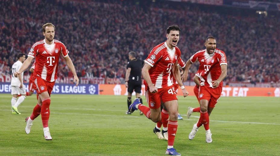 Klukovina Camavingy potopila Real. Bayern míří mezi poslední čtyřku LM