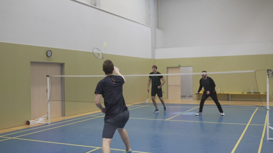 Část lidí strávila svátek zábavou. Jiní museli do práce