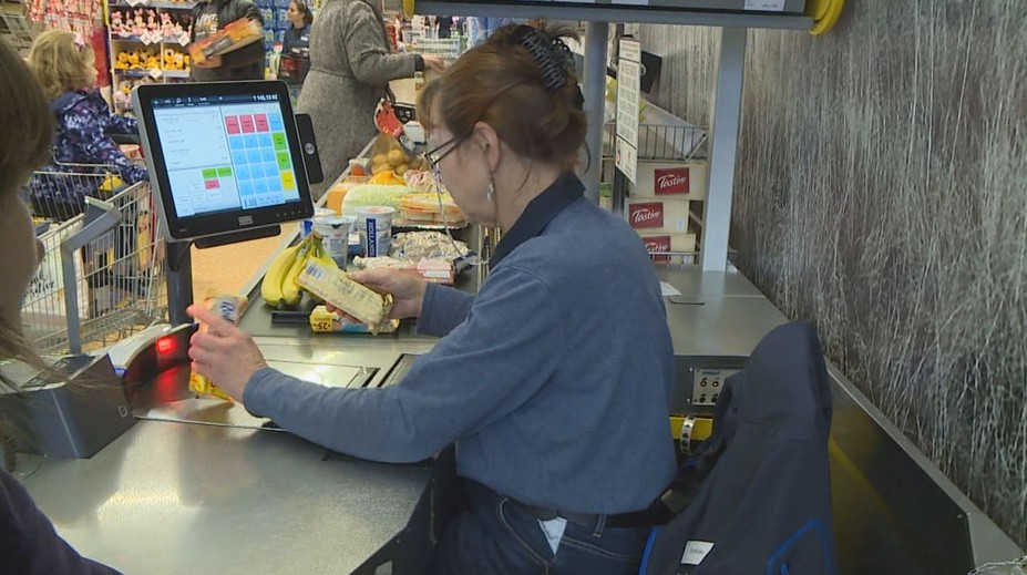 Češi šetří ostošest. Nejvíc omezují výdaje na sport nebo oblečení