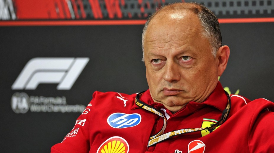 Šok pro Ferrari. Šéf stáje Vasseur musel do nemocnice a kvalifikaci vynechá