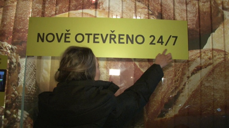 Samoobslužná fitka nebo prodejny. Zájem o nonstop služby nebývale roste