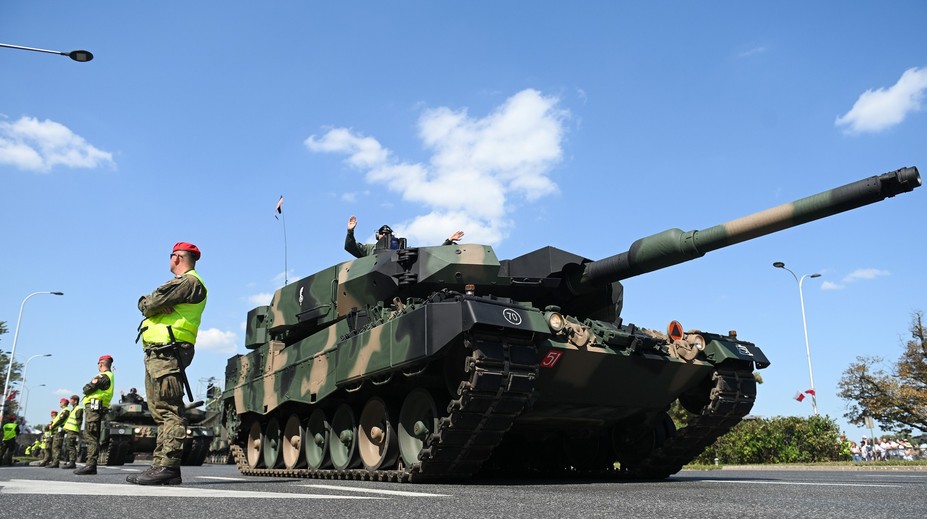 Přes Česko se budou přesouvat tanky Leopard. Povrch dálnice prý nezničí